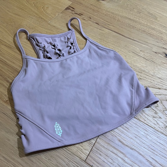 Mauve Cut-Ou Back Sports Crop - Picture 2 of 3